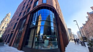 Curved curtain walling